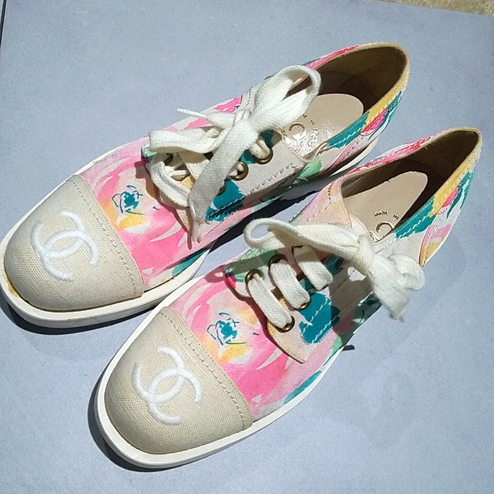 Vintage Chanel - Picture 1 of 10